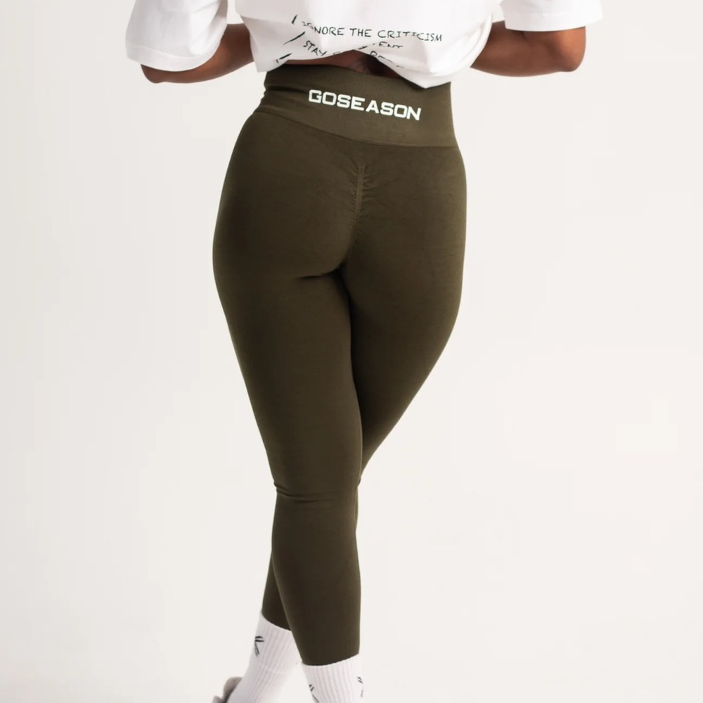GOSEASON Paramount Seamless Leggings in Olive!